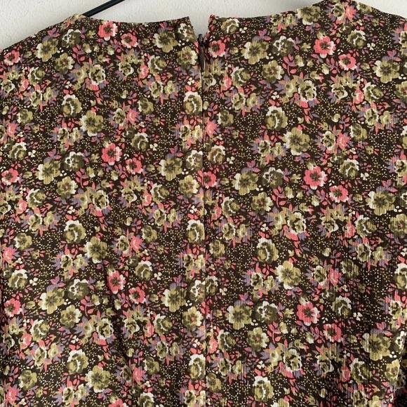 Walter Baker Puff Sleeve Floral Floral Peplum Top - Picture 10 of 12